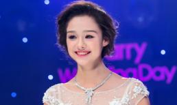 Mẫu lai Emily 13 tuổi làm cô dâu lộng lẫy bên ca sĩ Vũ Duy Khánh