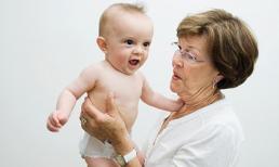 Mẹ chồng làm 'osin giá rẻ' cho nàng dâu