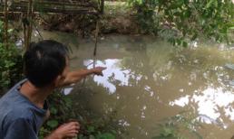 Người cha tuổi teen ném con xuống ao vì giận vợ