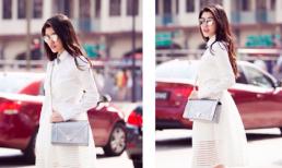 Hoa Khôi Emily Hồng Nhung khoe phong cách ấn tượng trên phố