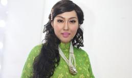 Bà bầu Phi Thanh Vân lên chùa ‘đánh ghen’