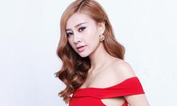 Hà Thuý Anh tặng quà fan nhân dịp sinh nhật mình