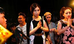 Đặng Thanh Mai thành tâm dâng hương ngày cúng Tổ sân khấu