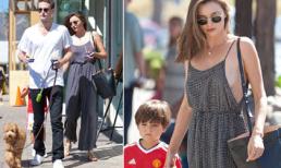 Miranda Kerr mặc mát mẻ, đưa con đi chơi với bồ trẻ