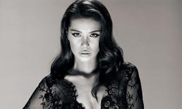 Siêu mẫu Minh Tú hở bạo khoe thân hình nóng bỏng