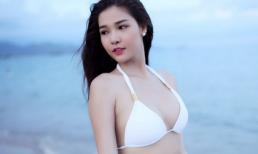 'Gà cưng' Vũ Khắc Tiệp khoe thân hình mướt mắt trước biển