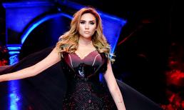 Võ Hoàng Yến tự tin sải những bước catwalk cuối cùng