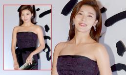 Ha Ji Won diện váy bó sát khoe vai trần 