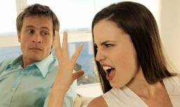 Vợ lớn giọng quát tôi đầy khinh miệt: 'Anh có gì mà đáng để nể'