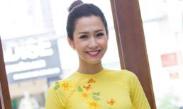 Hoa hậu Phan Thu Quyên nổi bật giữa buổi tư vấn nâng mũi S-line Plus