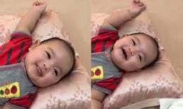 Con trai Khánh Thi đáng yêu khi hóng chuyện với mẹ