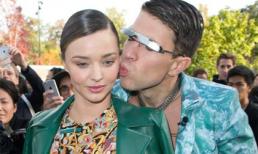 Miranda Kerr bị 'trai lạ' lao tới hôn bất ngờ vì ngưỡng mộ