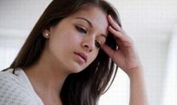 Đòi ly hôn khi nhìn thấy nội y của vợ bên nhà hàng xóm