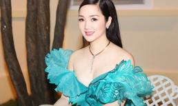 Giáng My khoe bờ vai ngọc ngà tuổi 50
