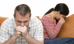 Hủy hôn khi nhìn thấy que thử thai trong túi xách của vợ sắp cưới