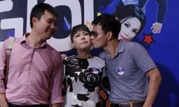 Xuân Bắc vô tư ‘cưỡng hôn’ Việt Hương giữa sự kiện