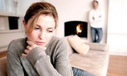 Lén lắp camera trong nhà tắm, tôi phát hiện ra bí mật của chồng