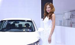 Hoa hậu Bikini Kim Yến đẹp sang chảnh tại triển lãm Việt Nam Motor 2015