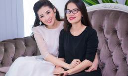 Tú Anh nền nã với đầm trắng tinh khôi thân thiết bên mẹ trẻ đẹp