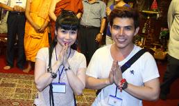 Uyên Thảo diện áo dài đi lễ chùa ở Campuchia