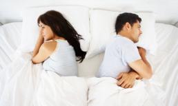 Vết máu dính trên váy của vợ khiến chồng hoảng sợ