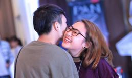 Con gái Thanh Lam tình cảm với bạn trai giữa chốn đông người