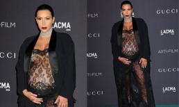 Kim Kardashian 'chửa vượt mặt' vẫn diện đầm ren xuyên thấu táo bạo
