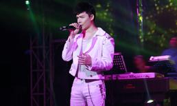 Nathan Lee chạy show miệt mài bất chấp bệnh tật