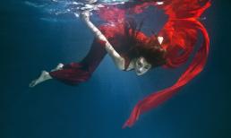 Trương Hinh Dư đẹp 'mê hồn' dưới nước