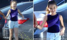 Bé Suri được khen xinh xắn và đẹp như mẫu nhí