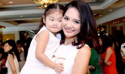 Con gái Hoa hậu Hương Giang nói thành thạo 3 thứ tiếng