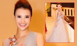 Hồng Quế gợi cảm với váy voan không nội y