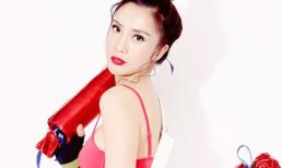 Diễn viên Anna Nguyễn hút mắt với bộ ảnh nội y Giáng Sinh