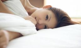 Hoảng hốt khi tỉnh dậy thấy bố người yêu nằm bên cạnh 