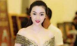 Đại sứ thương hiệu Vivant Joie khoe dáng tại đêm trao giải 'Quyền năng phái đẹp'