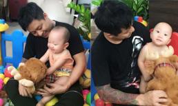 Tuấn Hưng hạnh phúc chơi cùng con trai