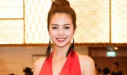 Jennifer Phạm khoe vai trần gợi cảm tại tiệc tối