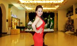 Nữ hoàng Doanh nhân Ngô Thị Kim Chi diện đầm đỏ nổi bật tại sự kiện thời trang