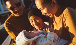 Khoảnh khắc hạnh phúc mới nhất bên chồng con của Kim Hiền