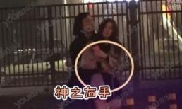 Thiếu gia giàu nhất Trung Quốc hồn nhiên 'hư đốn' với bạn gái trên phố