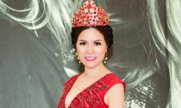 'Nữ hoàng' Bùi Thị Hà kiêu sa, lộng lẫy trên sàn catwalk chuyên nghiệp