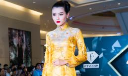 Vừa đoạt giải, siêu mẫu Ngọc Duyên được mời diễn vedette lộng lẫy trên sàn diễn