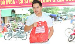 Diễn viên Minh Luân vượt 200 cây số trao quà từ thiện ngày Xuân