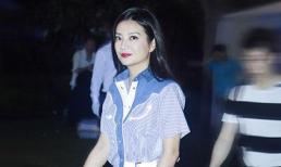 'Én nhỏ' Triệu Vy bị chê mặc luộm thuộm tại sự kiện