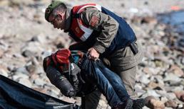 Lại một thi thể 'cậu bé di cư nằm trên bờ biển' khiến thế giới bàng hoàng