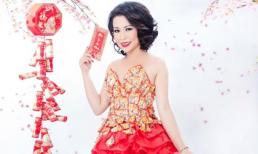 Hoa hậu Kristine Thảo Lâm nổi bật trong thiết kế bao lì xì mừng năm mới