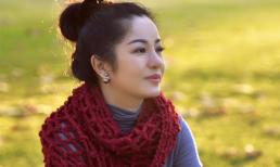 Thúy Nga thư thái dạo bước dưới nắng vàng