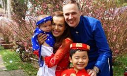 Vợ chồng Lý Thanh Thảo hạnh phúc đưa hai con đi du xuân