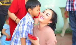 Á hậu Quỳnh Mai và Trung tâm Minh Chánh trao quà từ thiện vào dịp Tết