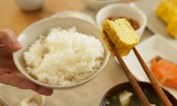 Sai lầm tai hại khi ăn cơm cần bỏ ngay!